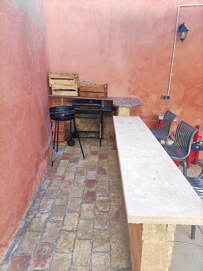 T2 Duplex "Chez Evelyne" Lejlighed Remoulins Eksteriør billede